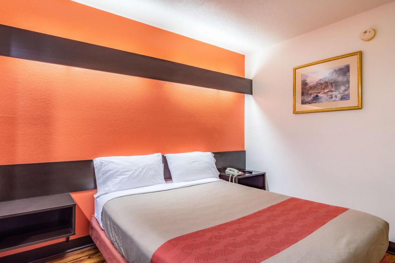 Motel 6 Chattanooga Downtown Екстериор снимка